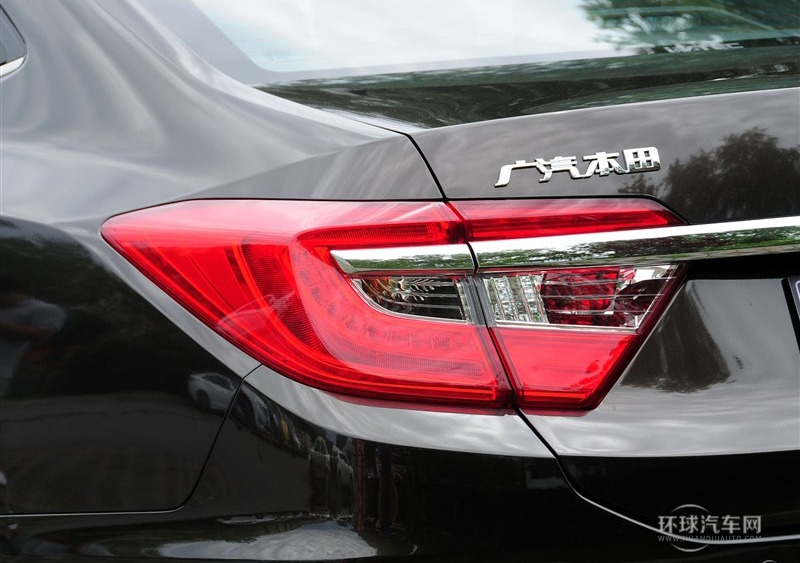2013款 1.8L 自动旗舰版