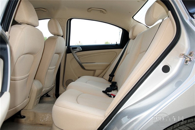 2012款 三厢 1.6L CVT进取型