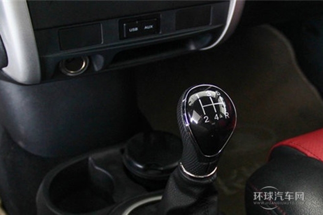 2013款 1.5L 手动导航版