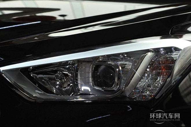 2013款 3.0L 6座棕色内饰旗舰版