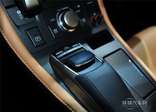 2014款 200h 1.8L 自动 领先版（单色）