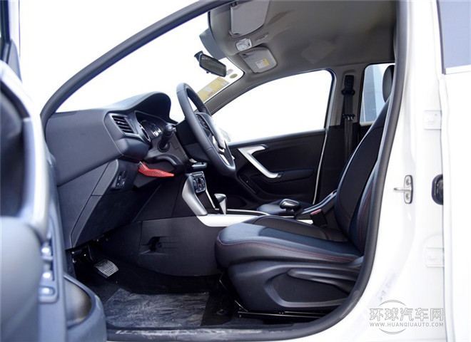 2015款 1.6L 自动先锋型