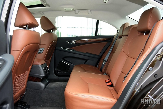 2015款 2.0T 尊贵型
